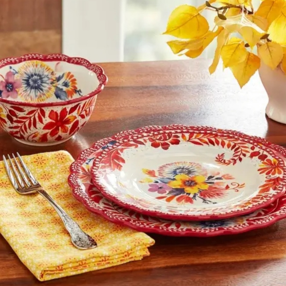 Pioneer Woman 12 pc dinner set